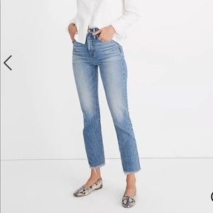 HIGH RISE STRAIGHT JEANS